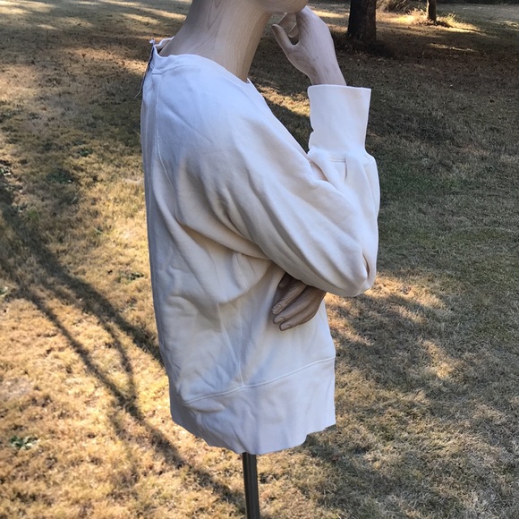 🆕J. Crew X Rivet & Thread Puff Sleeve Cream Off White Sweatshirt - Picture 3 of 11